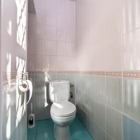Spacious 3-bedroom In Center Апартаменты Рига