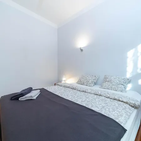 Spacious 3-bedroom In Center Апартаменты Рига